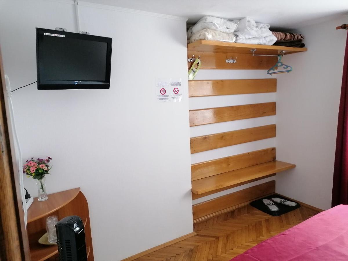Pensiunea Ioana Curtea de Argeş Exteriör bild
